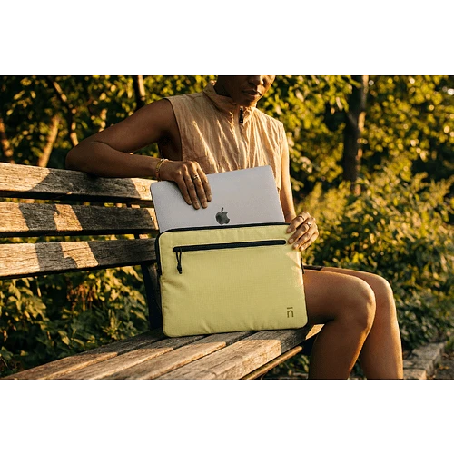 Защитный чехол ULTRALIGHT SLEEVE FOR MACBOOK NEO 13", цвет: лимонный