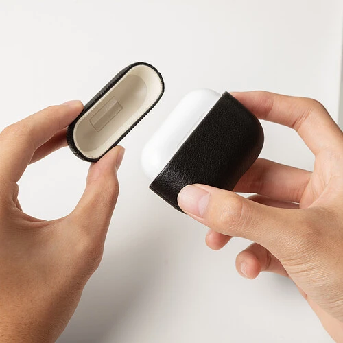 (RE)CLASSIC CASE, чехол защитный NATIVE UNION для AirPods Pro 3, цвет: черный