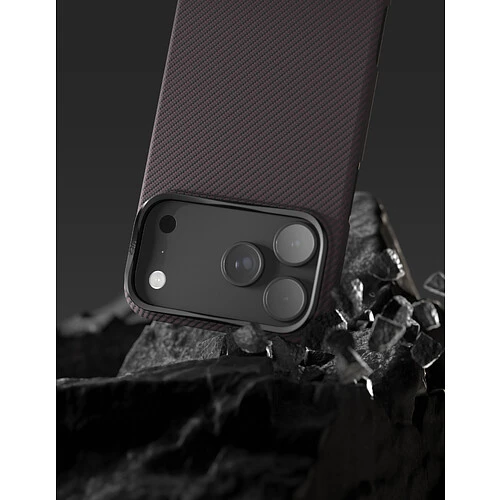 Чехол защитный VLP Kevlar Case с MagSafe для iPhone 18 Pro, темно-вишневый