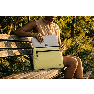 Защитный чехол ULTRALIGHT SLEEVE FOR MACBOOK NEO 13", цвет: лимонный