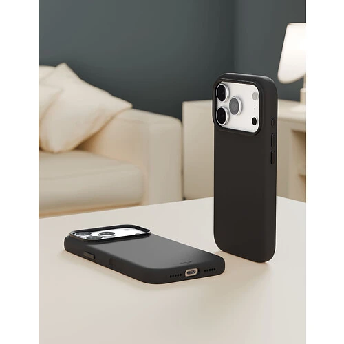 Чехол защитный VLP Aster Pro Case с MagSafe для iPhone 17 Pro, черный Чехол защитный VLP Aster Pro Case с MagSafe для iPhone 17 Pro, черный