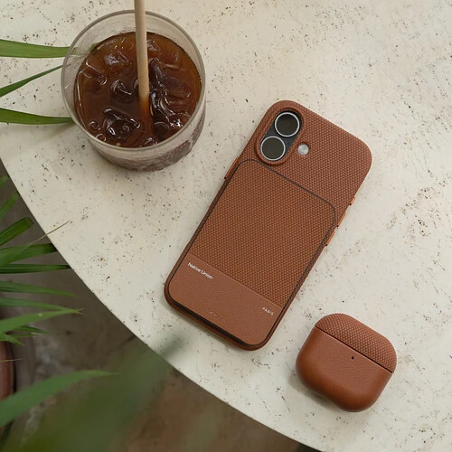 (RE)CLASSIC CASE, чехол защитный NATIVE UNION для AirPods 4, цвет: коричневый