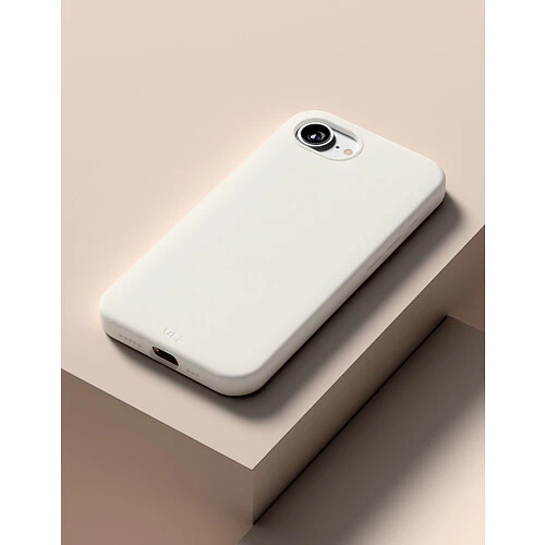 Чехол защитный VLP Aster Case с MagSafe для iPhone 16e/17e белый